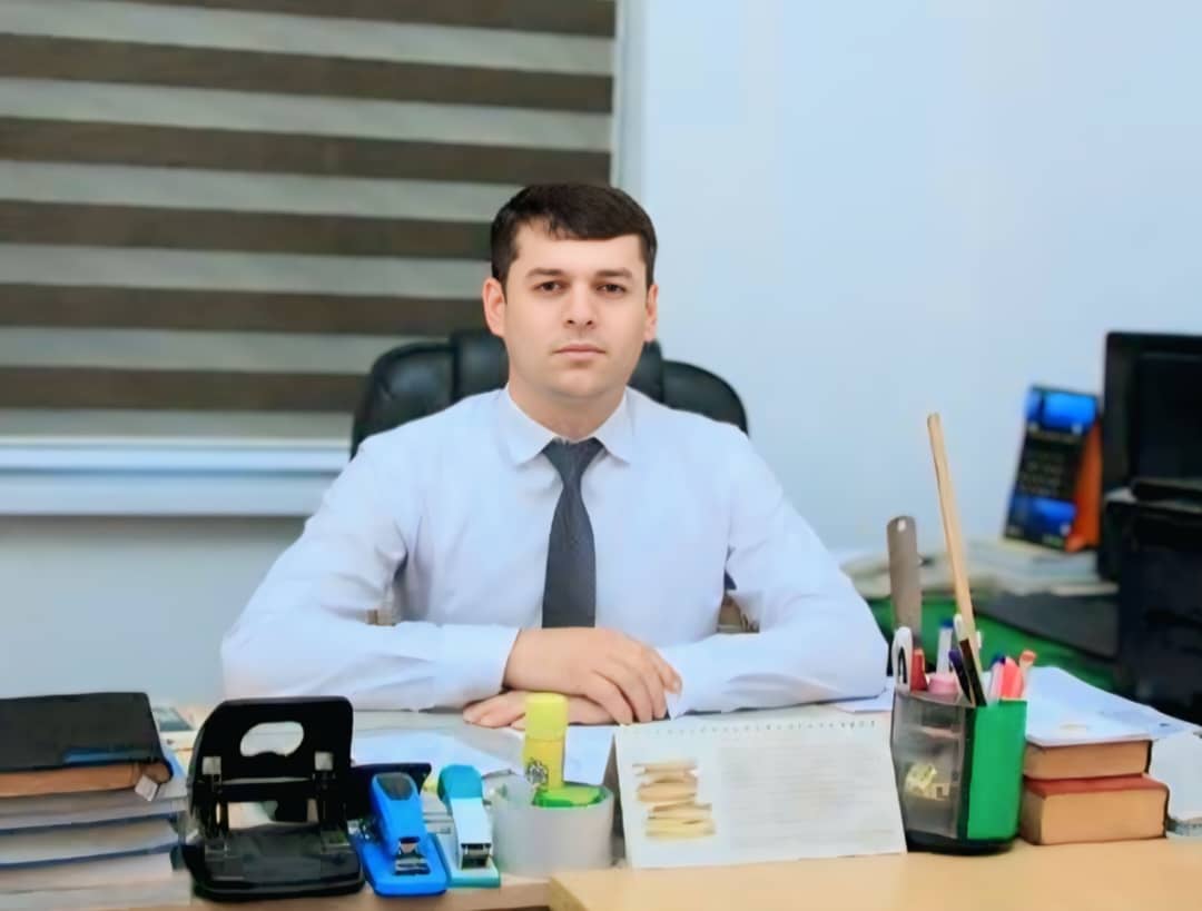 Акси директор